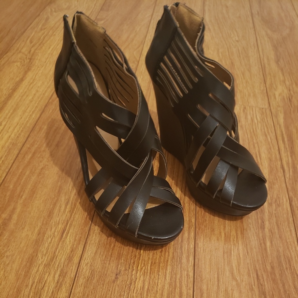 Strappy Black Wedges